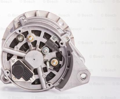 BOSCH 9 120 456 044 - Alternatore www.autoricambit.com