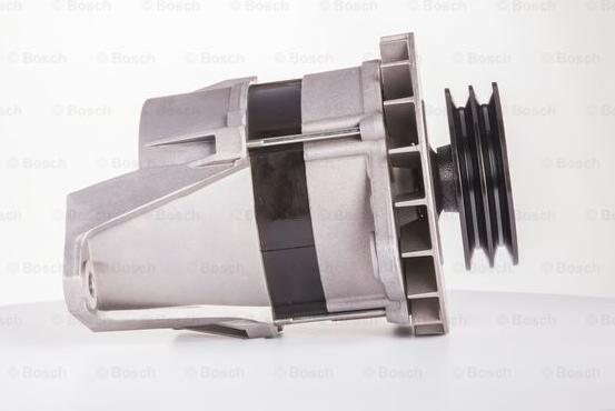 BOSCH 9 120 456 044 - Alternatore www.autoricambit.com