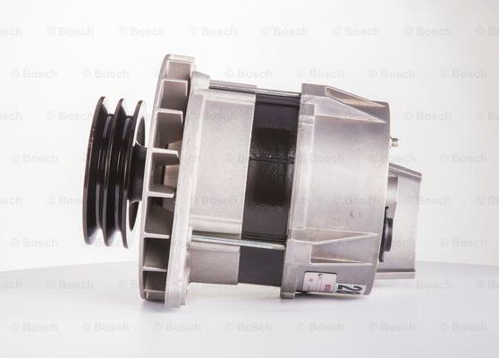 BOSCH 9 120 456 044 - Alternatore www.autoricambit.com