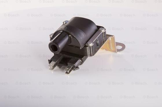 BOSCH 9 220 081 510 - Bobina d'accensione www.autoricambit.com