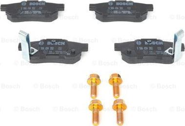 BOSCH 0 986 494 392 - Kit pastiglie freno, Freno a disco www.autoricambit.com