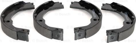 BOSCH 0 986 487 947 - Kit ganasce, Freno stazionamento www.autoricambit.com