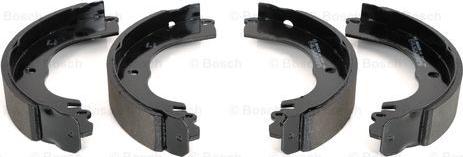 BOSCH 0 986 487 951 - Kit freno, freni a tamburo www.autoricambit.com