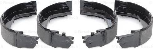 BOSCH 0 986 487 932 - Kit ganasce, Freno stazionamento www.autoricambit.com