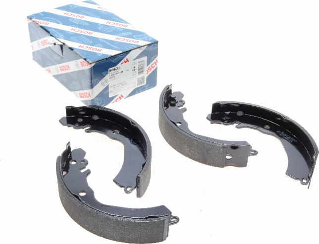 BOSCH 0 986 487 451 - Kit freno, freni a tamburo www.autoricambit.com