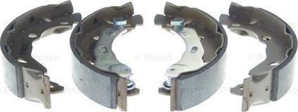 BOSCH 0 986 487 819 - Kit freno, freni a tamburo www.autoricambit.com