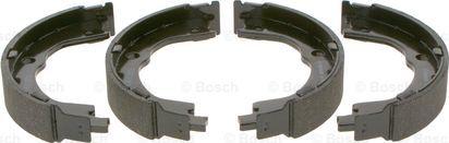 BOSCH 0 986 487 780 - Kit ganasce, Freno stazionamento www.autoricambit.com