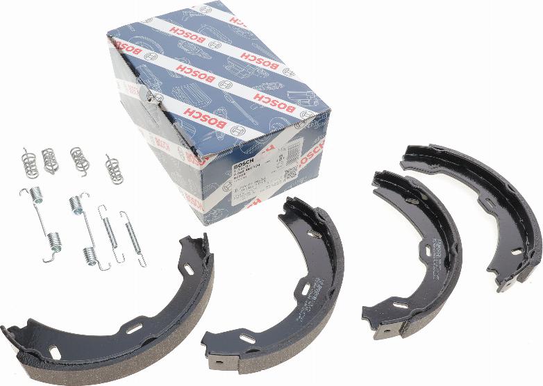 BOSCH 0 986 487 724 - Kit ganasce, Freno stazionamento www.autoricambit.com