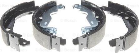 BOSCH 0 986 487 774 - Kit freno, freni a tamburo www.autoricambit.com