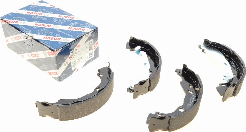 BOSCH 0 986 487 771 - Kit freno, freni a tamburo www.autoricambit.com