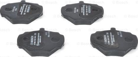 BOSCH 0 986 424 563 - Kit pastiglie freno, Freno a disco www.autoricambit.com