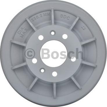 BOSCH 0 986 477 300 - Tamburo freno www.autoricambit.com