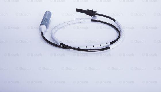 BOSCH 0 986 594 572 - Sensore, N° giri ruota www.autoricambit.com