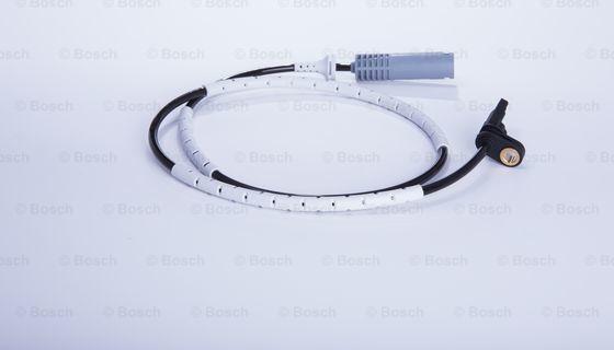 BOSCH 0 986 594 572 - Sensore, N° giri ruota www.autoricambit.com