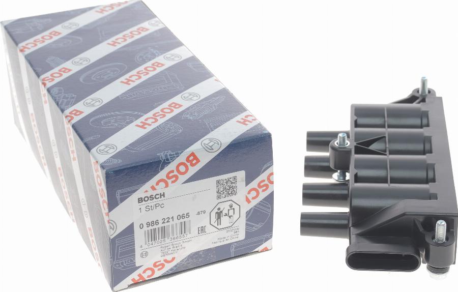 BOSCH 0 986 221 065 - Bobina d'accensione www.autoricambit.com