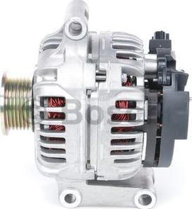 BOSCH 0 124 415 030 - Alternatore www.autoricambit.com