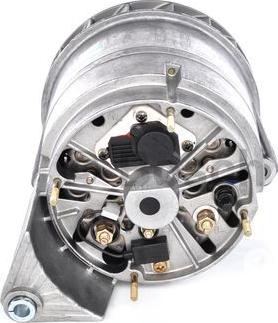 BOSCH 0 120 689 562 - Alternatore www.autoricambit.com