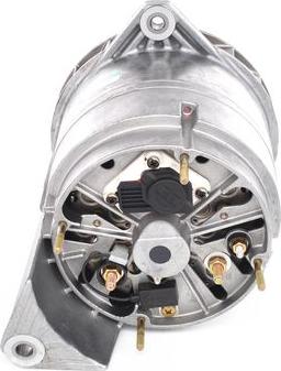 BOSCH 0 120 689 588 - Alternatore www.autoricambit.com