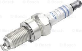 BOSCH 0 242 135 562 - Candela accensione www.autoricambit.com