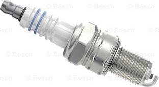 BOSCH 0 241 235 563 - Candela accensione www.autoricambit.com