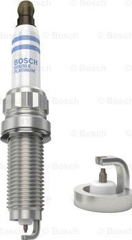 BOSCH 0 242 140 543 - Candela accensione www.autoricambit.com