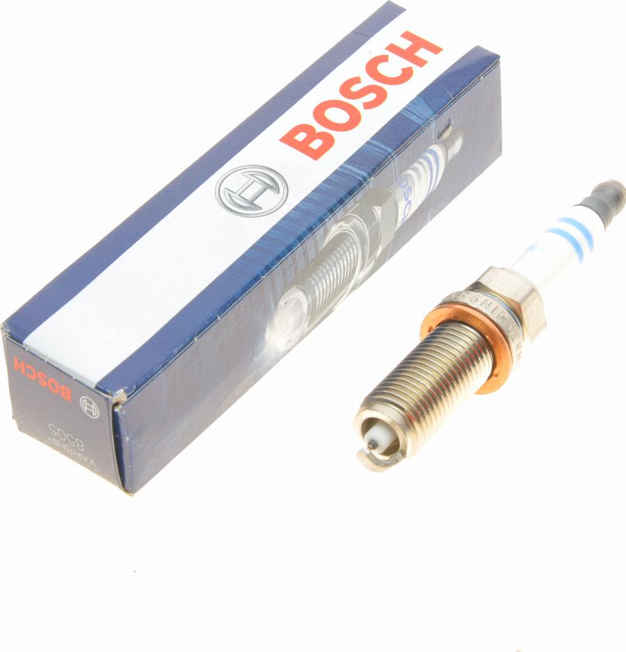 BOSCH 0 242 140 565 - Candela accensione www.autoricambit.com