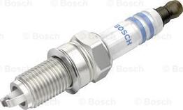 BOSCH 0 242 140 504 - Candela accensione www.autoricambit.com