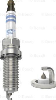 BOSCH 0 242 140 539 - Candela accensione www.autoricambit.com