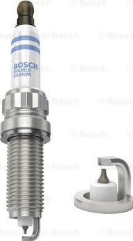 BOSCH 0 242 140 521 - Candela accensione www.autoricambit.com