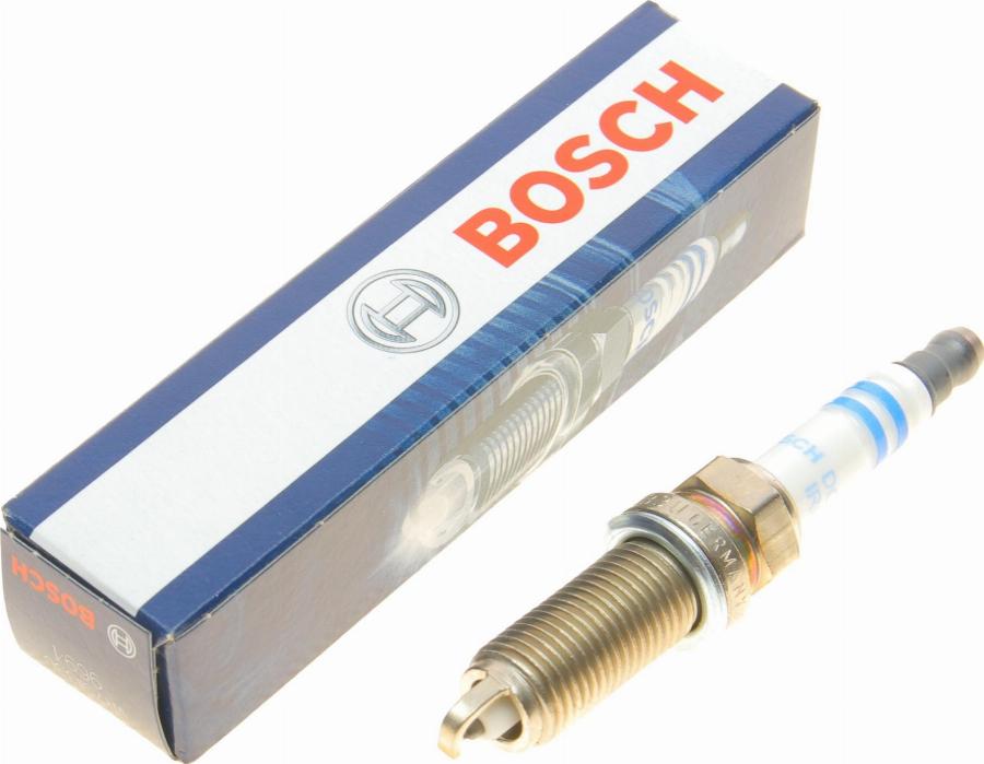 BOSCH 0 242 135 553 - Candela accensione www.autoricambit.com