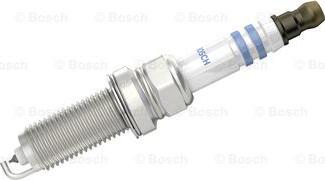 BOSCH 0 242 135 517 - Candela accensione www.autoricambit.com