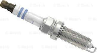 BOSCH 0 242 135 517 - Candela accensione www.autoricambit.com