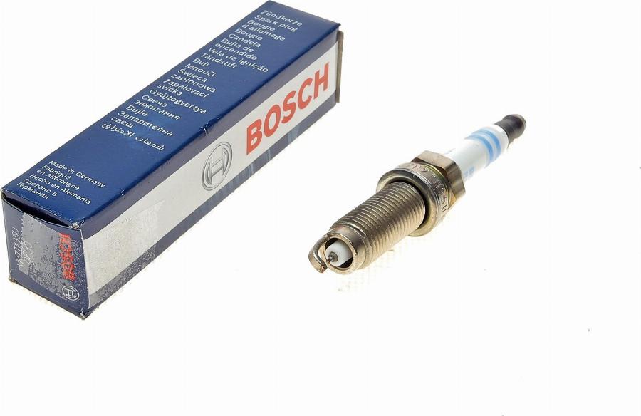 BOSCH 0 242 135 531 - Candela accensione www.autoricambit.com