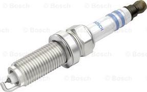 BOSCH 0 242 135 811 - Candela accensione www.autoricambit.com