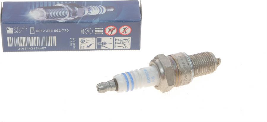 BOSCH 0 242 245 552 - Candela accensione www.autoricambit.com