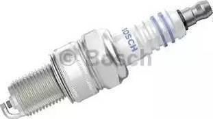 BOSCH 0 242 236 590 - Candela accensione www.autoricambit.com