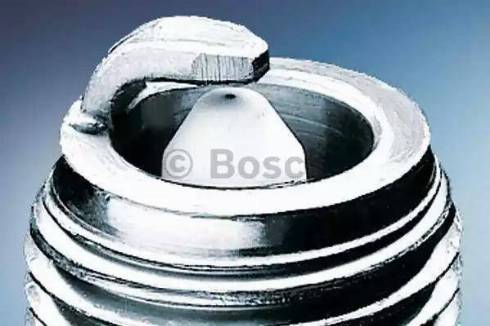 BOSCH 0 242 250 517 - Candela accensione www.autoricambit.com