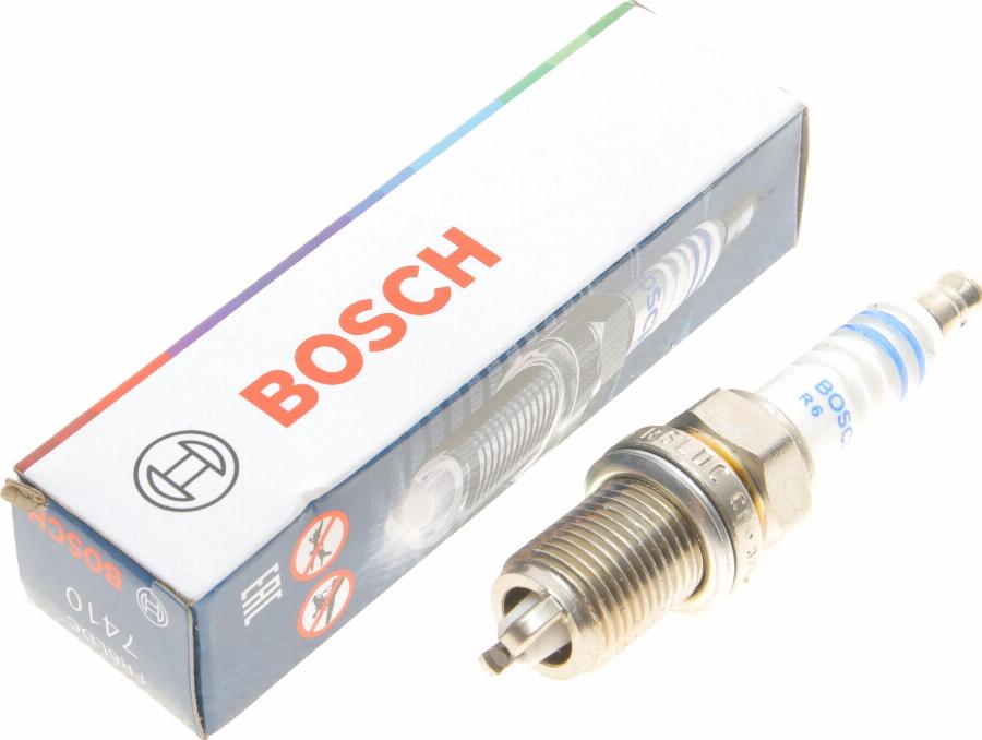 BOSCH 0 242 240 566 - Candela accensione www.autoricambit.com