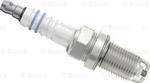 BOSCH 0 242 240 562 - Candela accensione www.autoricambit.com