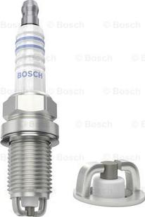 BOSCH 0 242 240 562 - Candela accensione www.autoricambit.com