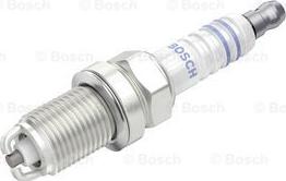 BOSCH 0 242 240 562 - Candela accensione www.autoricambit.com