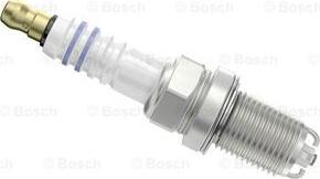 BOSCH 0 242 240 587 - Candela accensione www.autoricambit.com