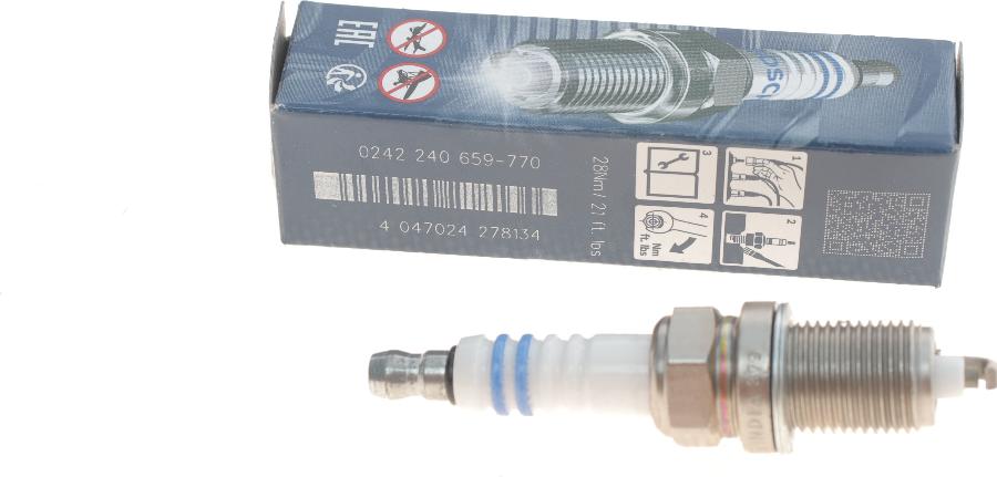 BOSCH 0 242 240 659 - Candela accensione www.autoricambit.com