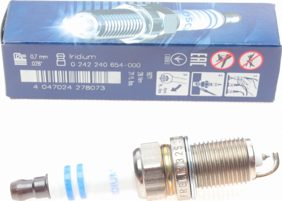 BOSCH 0 242 240 654 - Candela accensione www.autoricambit.com