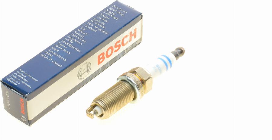 BOSCH 0 242 240 619 - Candela accensione www.autoricambit.com