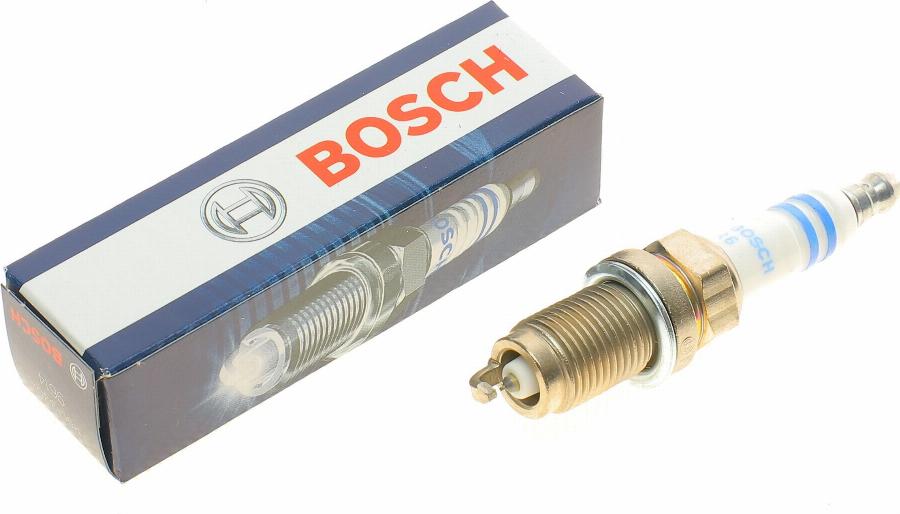 BOSCH 0 242 240 675 - Candela accensione www.autoricambit.com