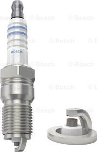 BOSCH 0 242 235 951 - Candela accensione www.autoricambit.com