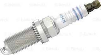 BOSCH 0 242 235 791 - Candela accensione www.autoricambit.com