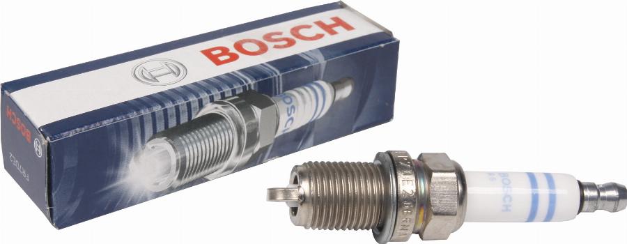 BOSCH 0 242 235 797 - Candela accensione www.autoricambit.com