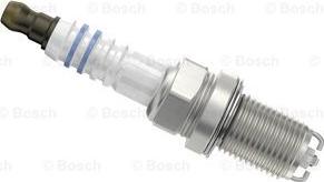 BOSCH 0 242 235 748 - Candela accensione www.autoricambit.com